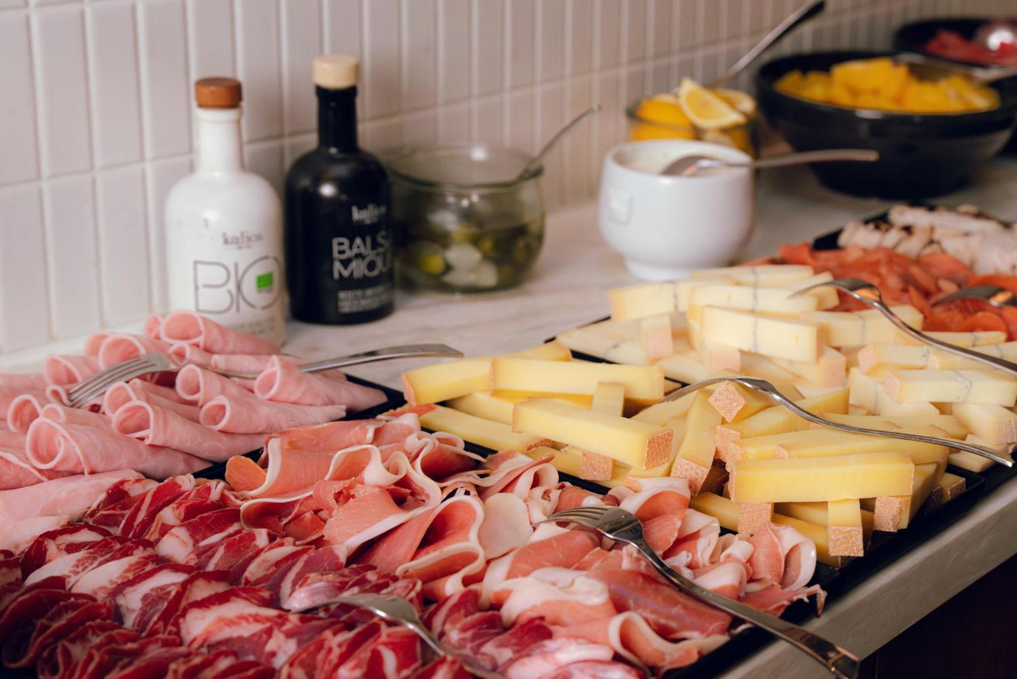 Nest Paris La Defense - Mgallery Puteaux Dış mekan fotoğraf Cold cuts